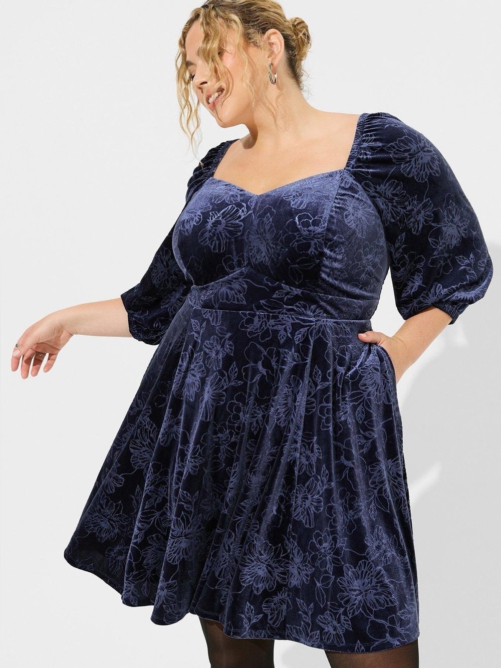Torrid At The Knee Embossed Velvet Sweetheart Peplum Dress Pansy Outline Floral